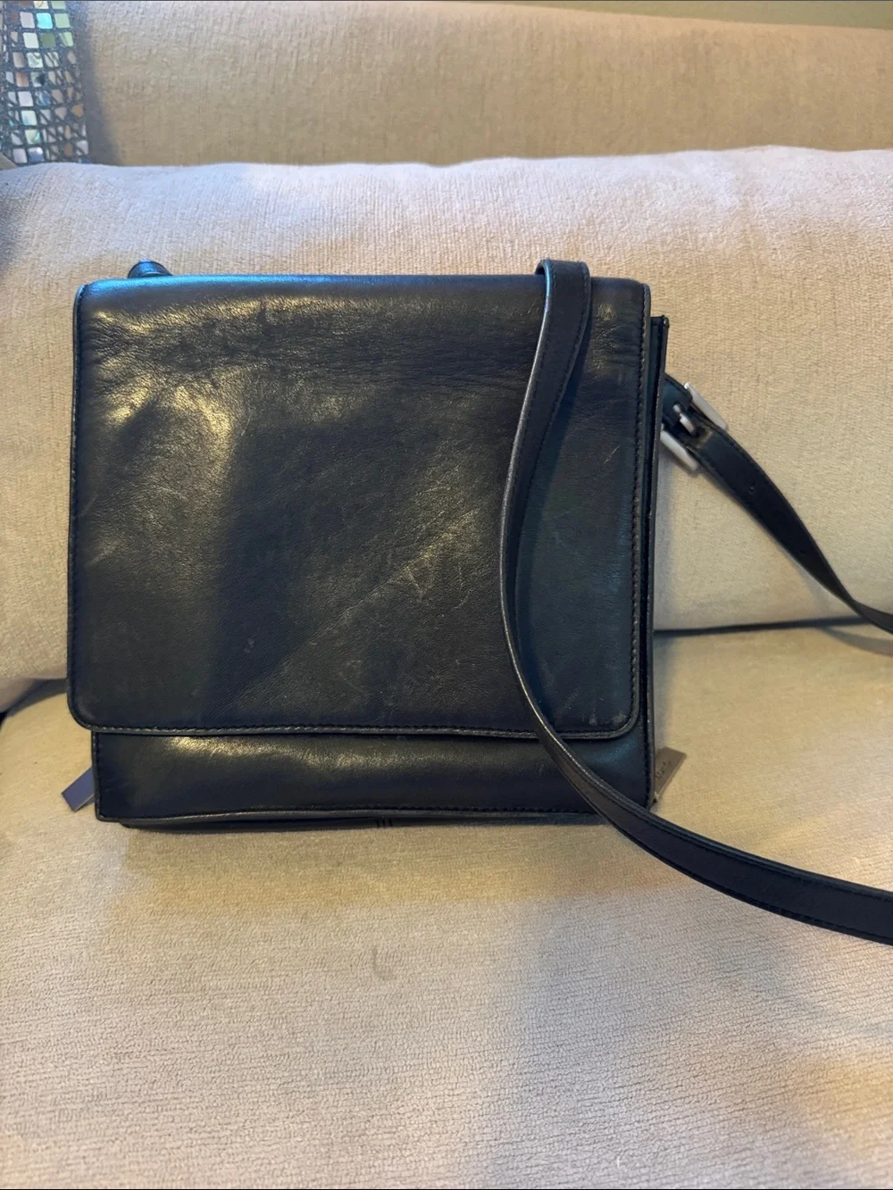 HOBO sleek leather
